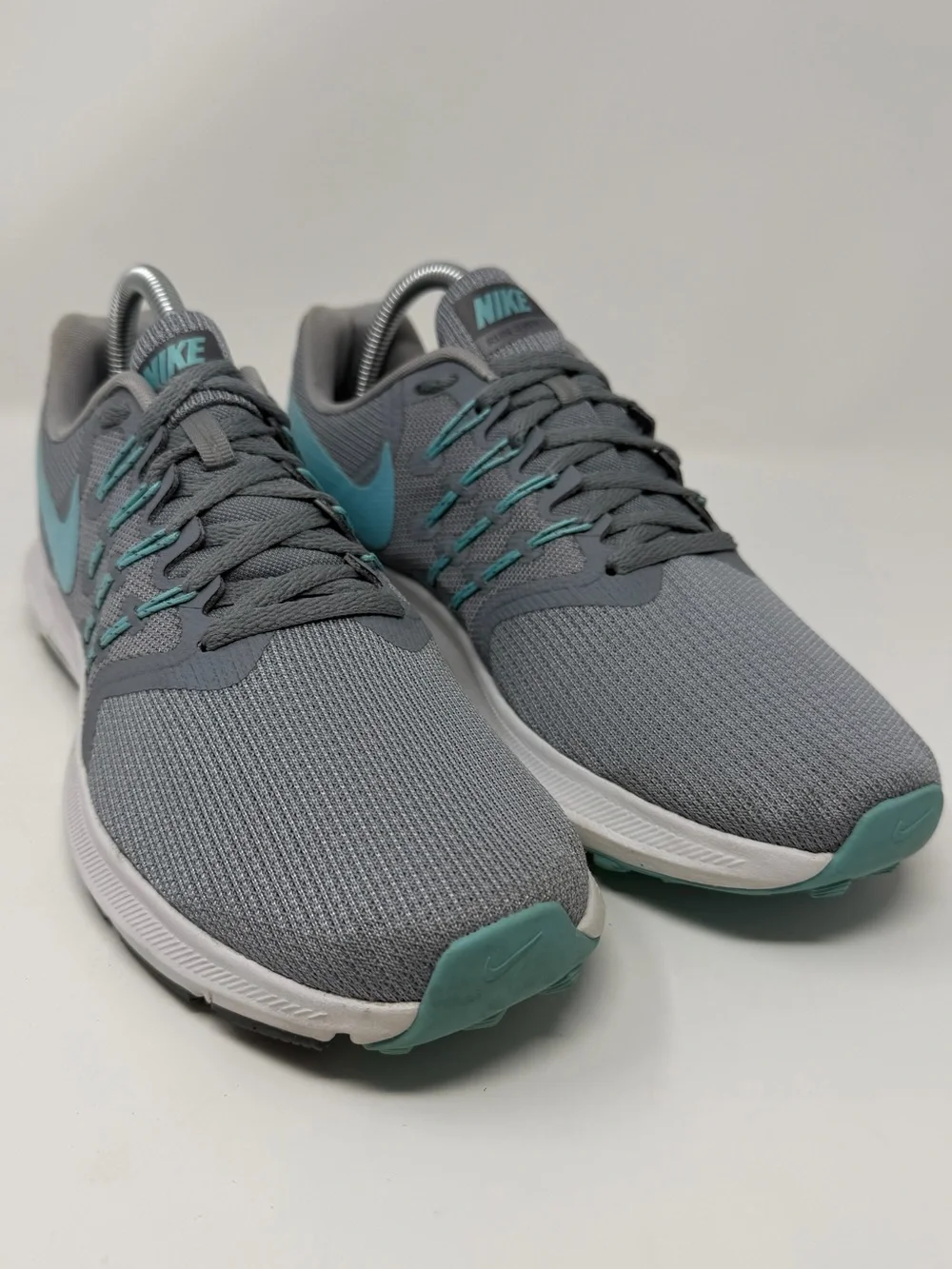 Nike Run Swift women’s  Gray & Teal Running Shoes Sz.9